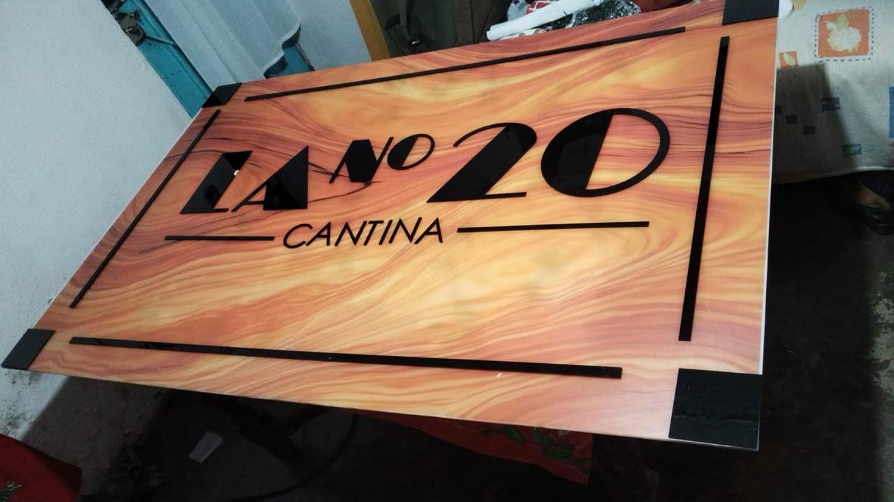 Somos Rotulación CDMX. Brindamos servicio de rotulación de autos, logotipos en vinil y señalética. Damos atención inmediata.